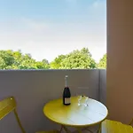Ampio, Luminoso E Immerso Nel