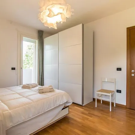 Appartamento Enjoy - Ampio, Luminoso E Immerso Nel *